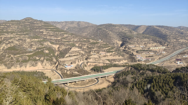 甘肃庆阳山沟西北山沟千沟万壑