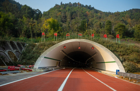 高速公路隧道