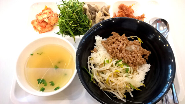 韩国肉丝豆芽拌饭