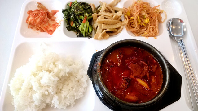 韩国石锅炖鸡