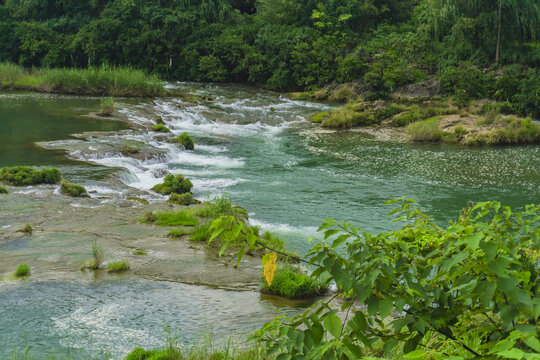 黄果树瀑布溪流河流