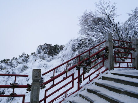 峨眉雪景