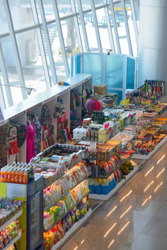 越南新山一机场旅游纪念品商店