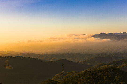 广东第一峰群山日出晨曦