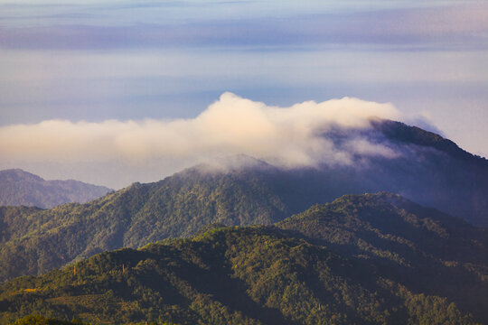 广东第一峰群山日出晨曦