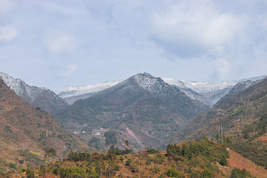 山顶积雪