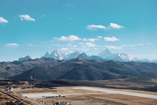 雅拉雪山