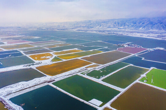 山西运城雪韵盐湖美如画