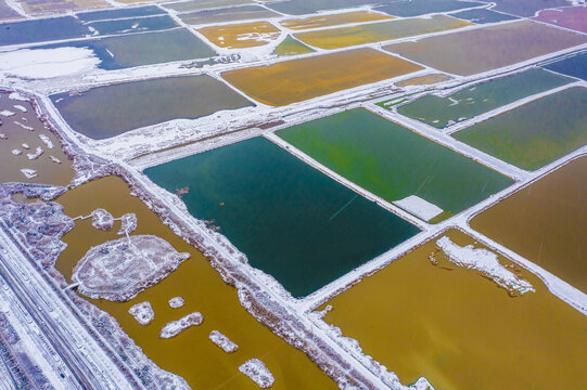 山西运城雪韵盐湖美如画