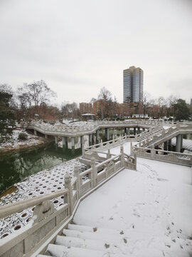 雪中栈桥