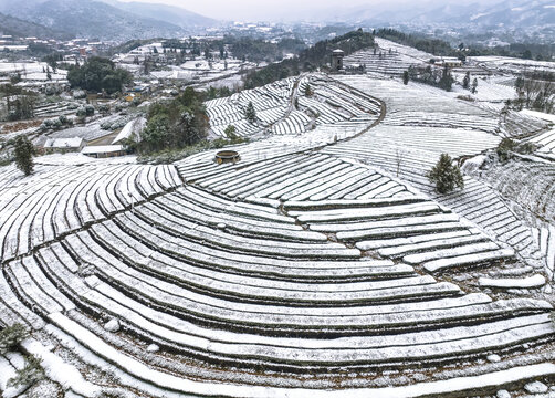 山乡雪景