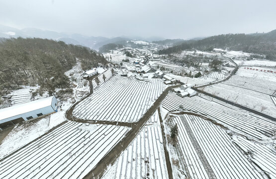 山乡雪景