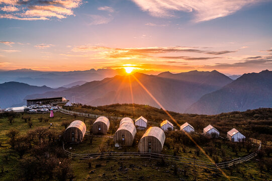 汉源轿顶山一号营地