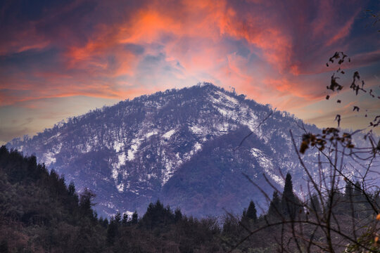 神瀑沟雪山