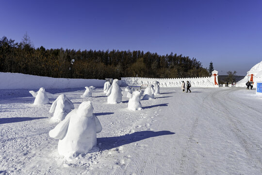 企鹅雪雕景观