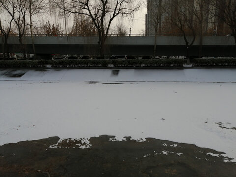 雪景河面