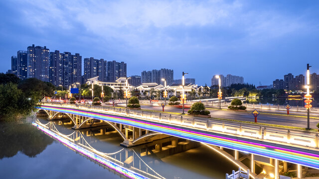 航拍泰州城市道路夜景