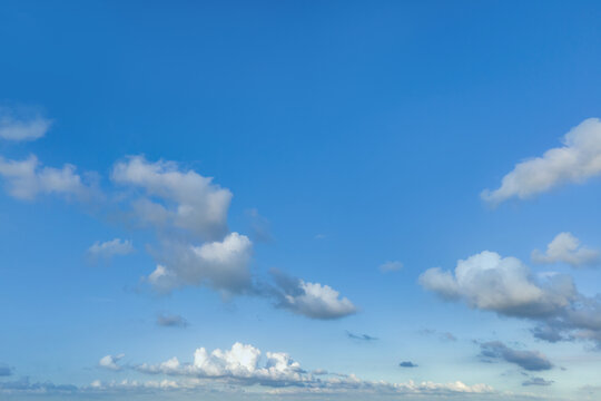 天空蓝背景