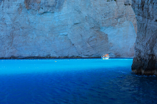 希腊沉船湾岩石海湾美景