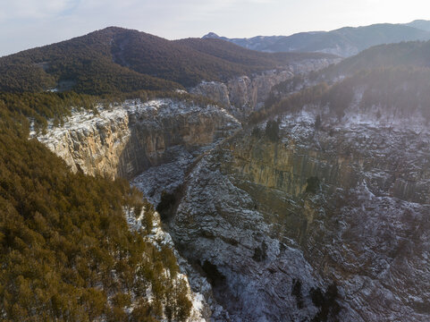 航拍济南藏龙涧雪景