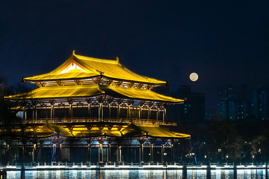 兴庆宫南薰阁夜景