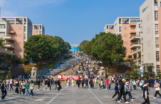 荆楚理工学院