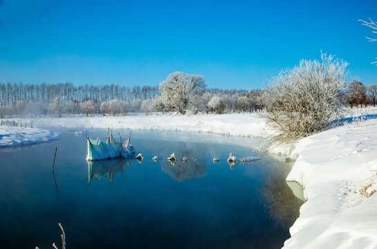 乌苏里江湿地雾凇景观