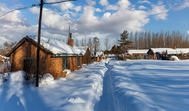 东北雪村风光