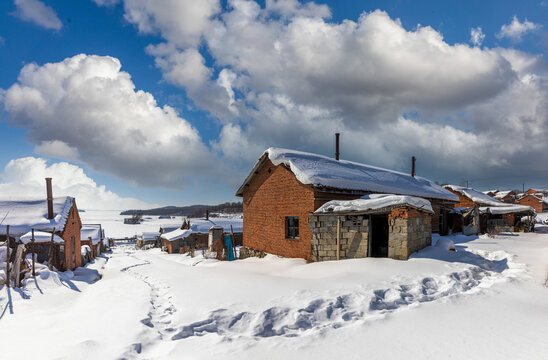 东北雪村风光