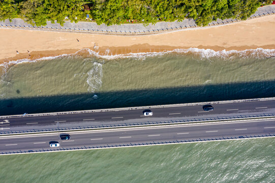 航拍厦门演武大桥环岛路海滨