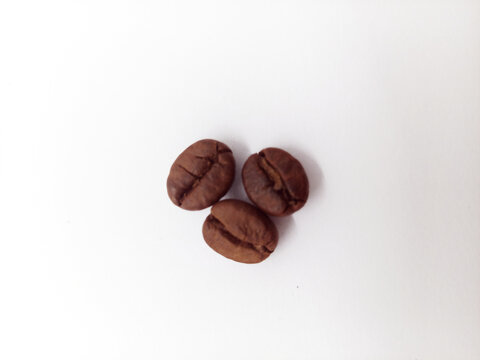 三粒咖啡豆