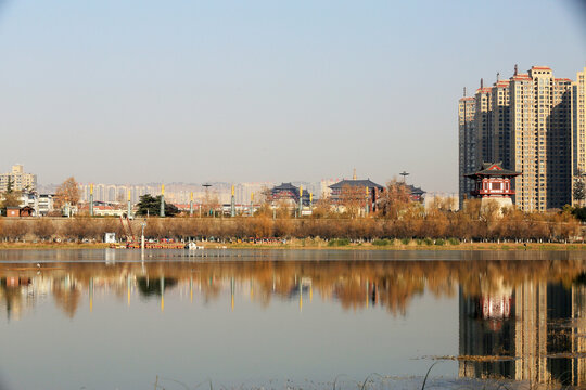 河岸风光