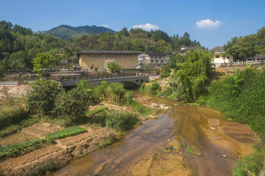 乡村清清小溪