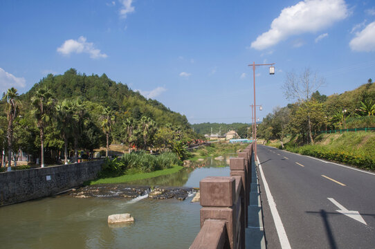 洪坑景区小溪和道路