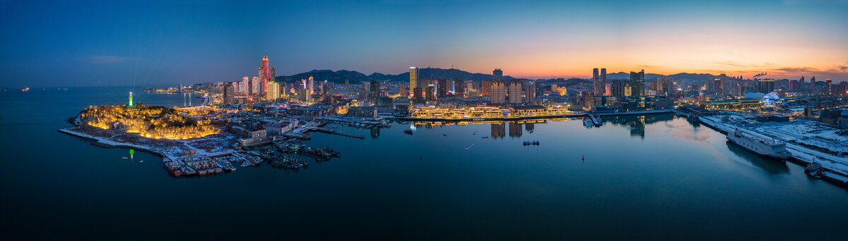 山东烟台港口灯塔夜景