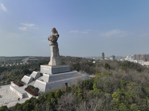 随州炎帝故里塑像