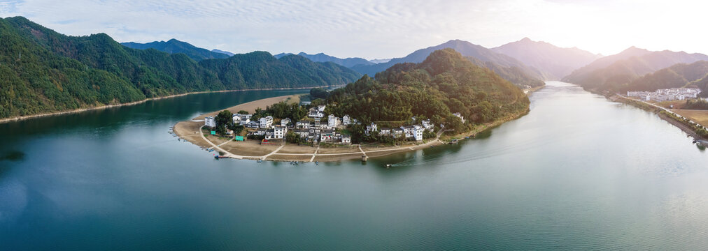 航拍徽州新安江水库全景