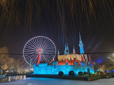 北京石景山游乐园城堡夜景