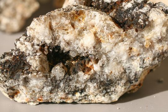 花岗岩晶洞