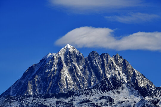 雅拉雪山