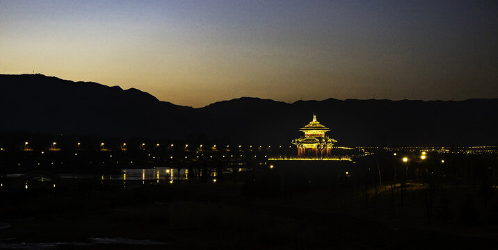 望月阁滨河公园古建筑夜景