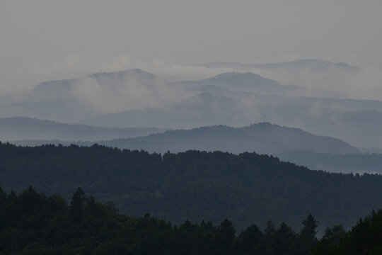 层峦叠嶂