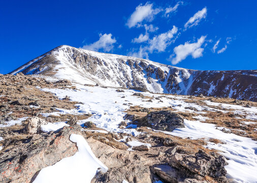 西部雪山