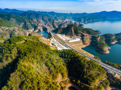 山区高速公路桥梁隧道