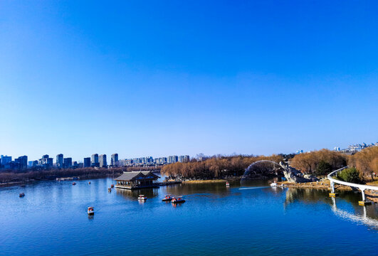 曲江南湖湖畔美景