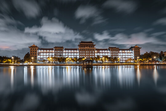 厦门集美学村龙舟池夜景