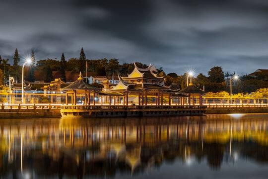 厦门集美学村龙舟池夜景