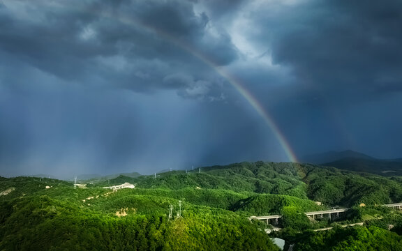 雨后彩虹