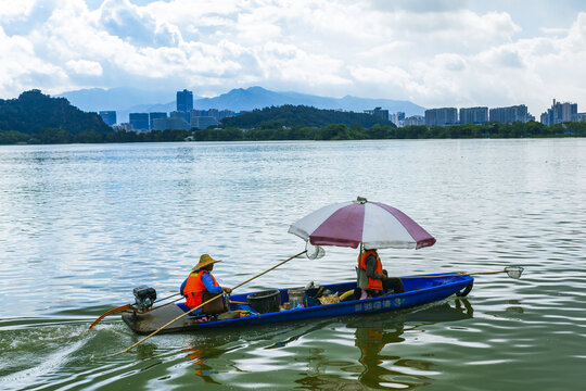 肇庆星湖水面垃圾清理船