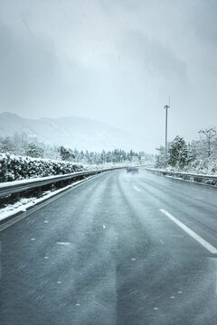 风雪高速公路